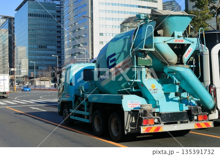 アジテータトラック（コンクリートミキサー車） イメージ 135391732