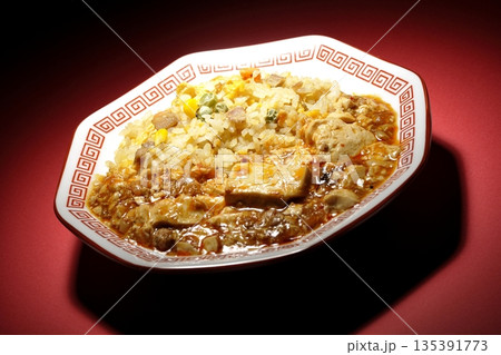 麻婆豆腐餡かけ炒飯 135391773