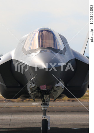 ステルス戦闘機 ステルス戦闘機 135391892