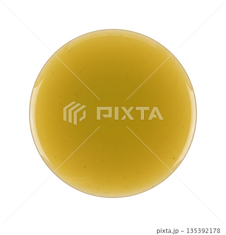 黄金色のオリーブオイルの一滴 黄金色のオリーブオイルの一滴 135392178