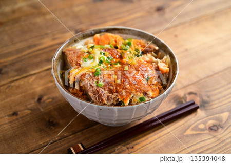 ひれカツ丼 135394048