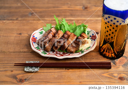 厚切り炙りチャーシュー 135394116