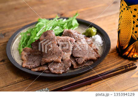 牛カルビ焼肉 牛カルビ焼肉 135394129