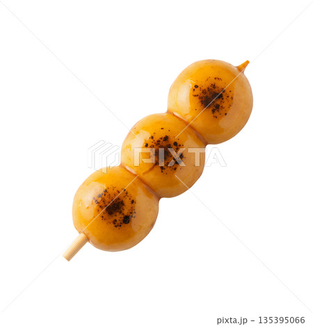 みたらし団子の串・日本の和菓子 みたらし団子の串・日本の和菓子 135395066