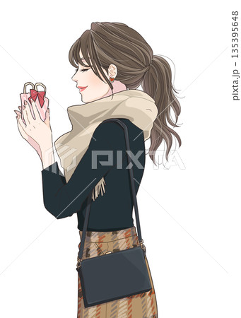 バレンタインのチョコを用意して楽しそうな女性 135395648