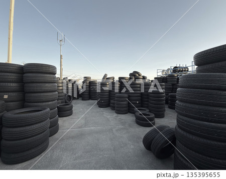 車のスタッドレスタイヤ交換　倉庫 135395655