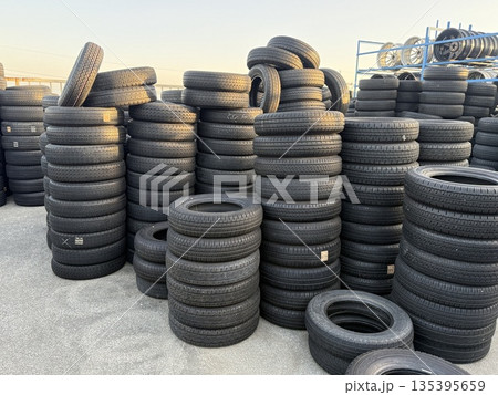 車のスタッドレスタイヤ交換　倉庫 135395659