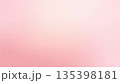 ピンク系グラデーションの背景 135398181