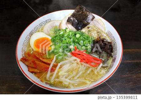 豚骨ラーメン 豚骨ラーメン 135399811