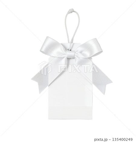 白いサテンリボン付き上品なギフトタグ 白いサテンリボン付き上品なギフトタグ 135400249