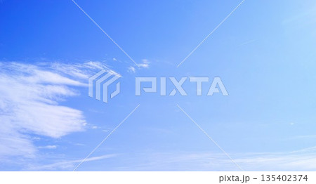 青空と雲イメージ 青空と雲イメージ 135402374