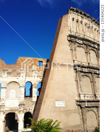 イタリア ローマ コロッセオ イタリア ローマ コロッセオ 135404225