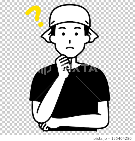 アイデアを考える居酒屋の男性店員 135404280