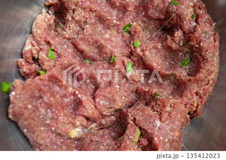 minced beef meat 135412023