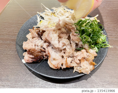 牛肉のコウネ 広島名物の前脚付け根部位 希少部位の焼肉 牛肉のコウネ 広島名物の前脚付け根部位 希少部位の焼肉 135413966