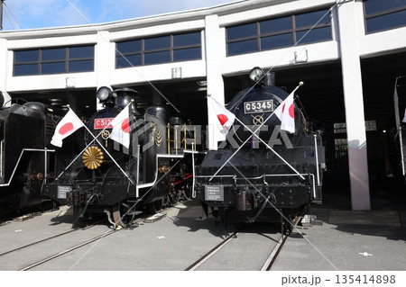 京都梅小路の蒸気機関車 135414898