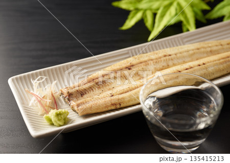 うなぎの白焼き イメージ うなぎの白焼き イメージ 135415213