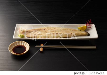 うなぎの白焼き イメージ うなぎの白焼き イメージ 135415214