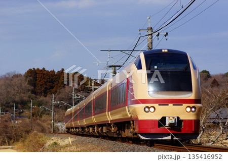 特急開運成田山初詣群馬号/特急開運成田山初詣栃木号に使用されたE653系（国鉄色） 135416952