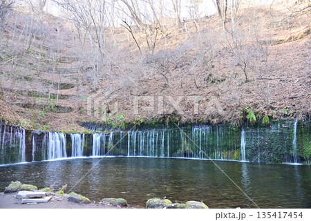 白糸の滝～晩秋軽井沢風景～ 135417454