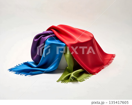 カラフルな布 135417605