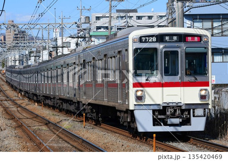 京王7000系 7728F 復刻旧塗装臙脂帯 京王7000系 7728F 復刻旧塗装臙脂帯 135420469