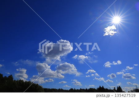 青い空と白い雲 135427519