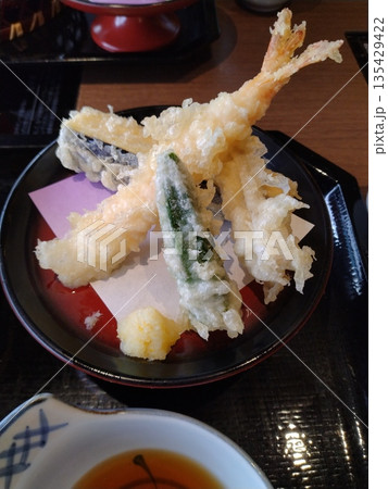 和食器盛り合わせ、和食、和料理、漬物、料理 和食器盛り合わせ、和食、和料理、漬物、料理 135429422