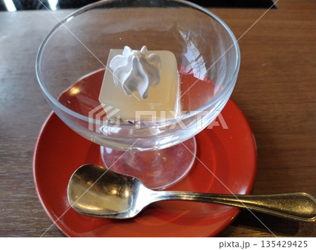 和食器盛り合わせ、和食、和料理、漬物、料理 和食器盛り合わせ、和食、和料理、漬物、料理 135429425