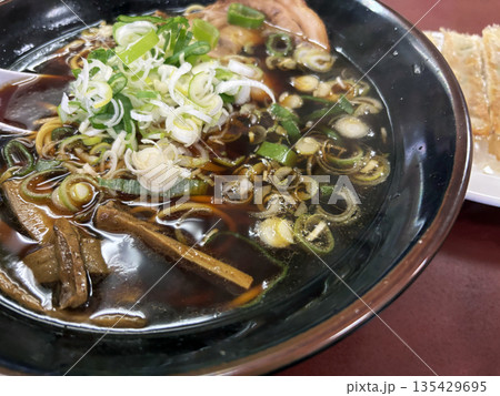 ラーメンと餃子のセット ラーメンと餃子のセット 135429695
