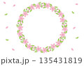 桜と葉の和風円形リースフレーム 華やかな春の装飾素材 135431819