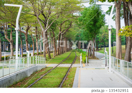 台湾　高雄ライトレール　美術館駅 135432951