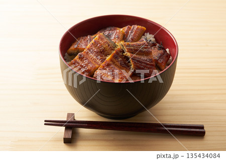 うなぎの蒲焼き イメージ うなぎの蒲焼き イメージ 135434084