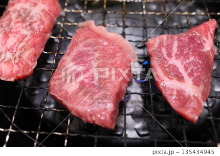 黒毛和牛焼肉（イチボ）A5 135434945