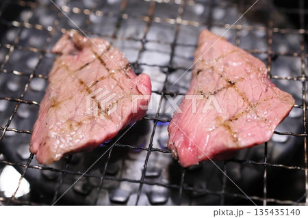 黒毛和牛焼肉（ロース） 135435140