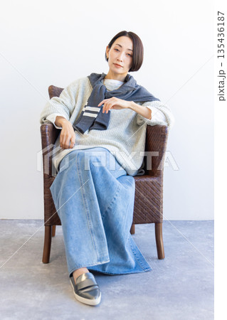 ファッション　アパレル　女性 135436187