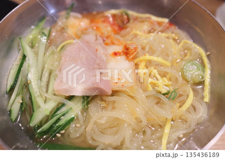 韓国冷麺 韓国冷麺 135436189