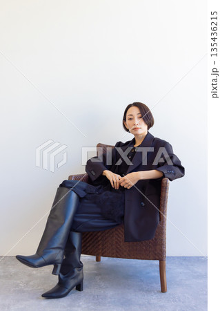 ファッション　アパレル　女性 135436215