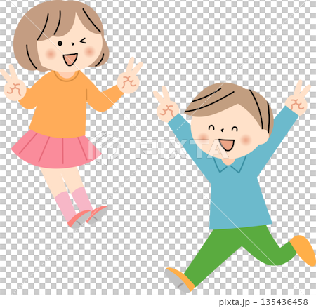 ピースをする子供達 ピースをする子供達 135436458
