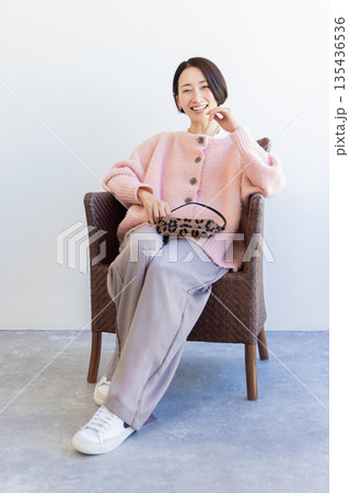 ファッション　女性 135436536