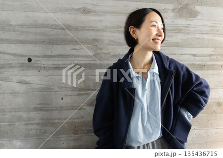 ファッション アパレル 女性 ファッション アパレル 女性 135436715