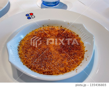 平たいクレームブリュレ　パリパリ 135436803