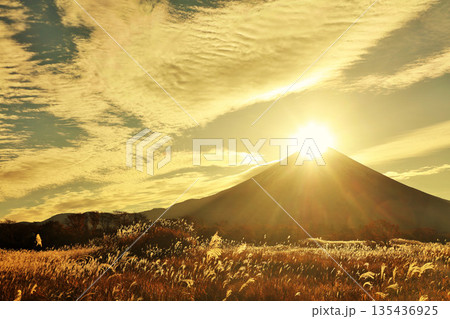 ダイヤモンド富士 135436925