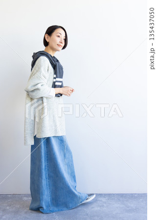 ファッション　アパレル　女性 135437050