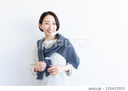 ファッション　アパレル　女性 135437053