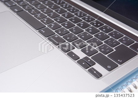 JISキーボードのノートパソコン 135437523