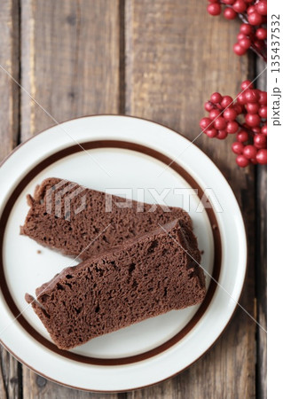 グルテンフリーのお菓子　おからパウダーのレンチン蒸しチョコケーキ 135437532
