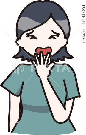 口内のアレルギー症状が出た女性のイラスト 口内のアレルギー症状が出た女性のイラスト 135438051