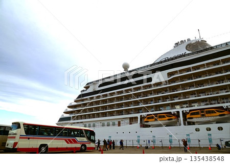 クルーズ船セブンシーズ・エクスプローラー クルーズ船セブンシーズ・エクスプローラー 135438548