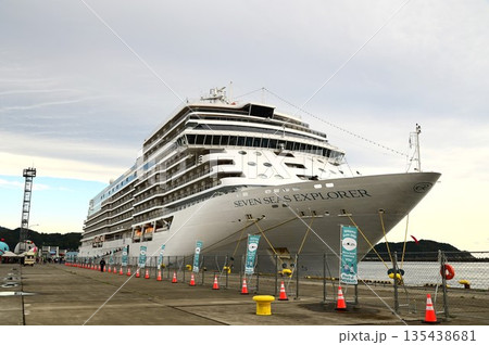 クルーズ船セブンシーズ・エクスプローラー 135438681
